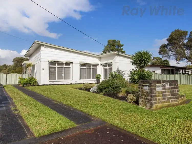 9 Flamingo Road, Rosebud West VIC 3940