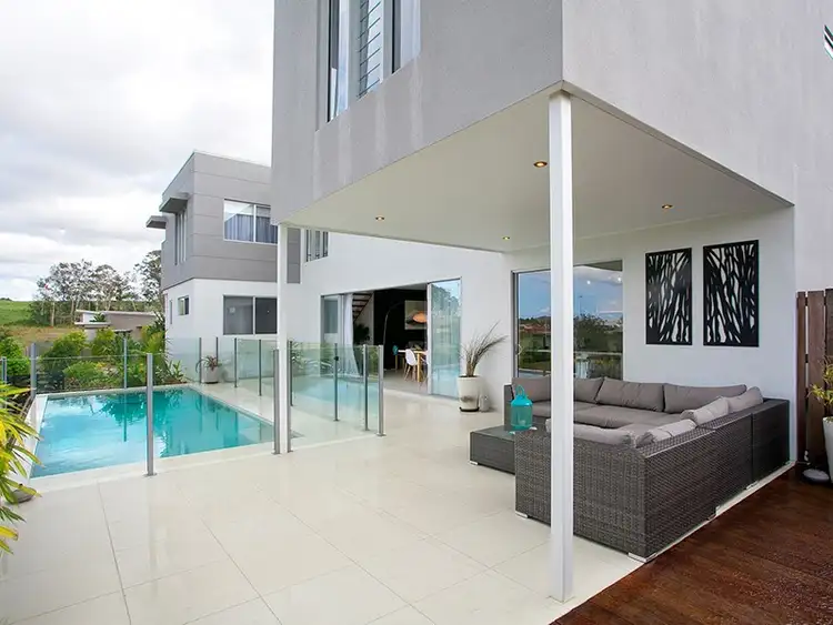 8 Finch Terrace, Peregian Springs QLD 4573