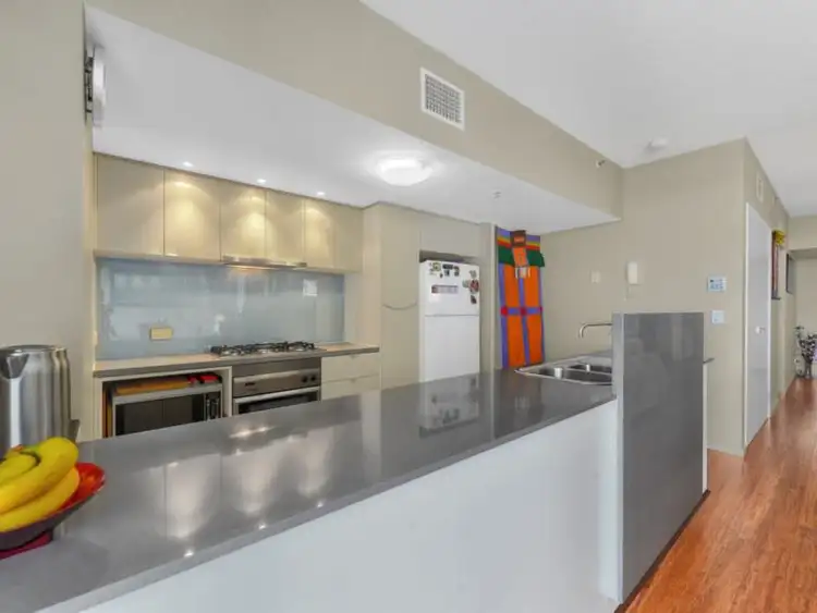 Third view of Homely apartment listing, 1/170 Leichhardt Street, Spring Hill QLD 4000