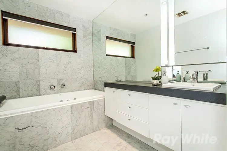 Fifth view of Homely house listing, 4 Kimberley Court, Mount Waverley VIC 3149