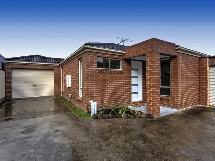 2/10 Cornhill Street, St Albans VIC 3021