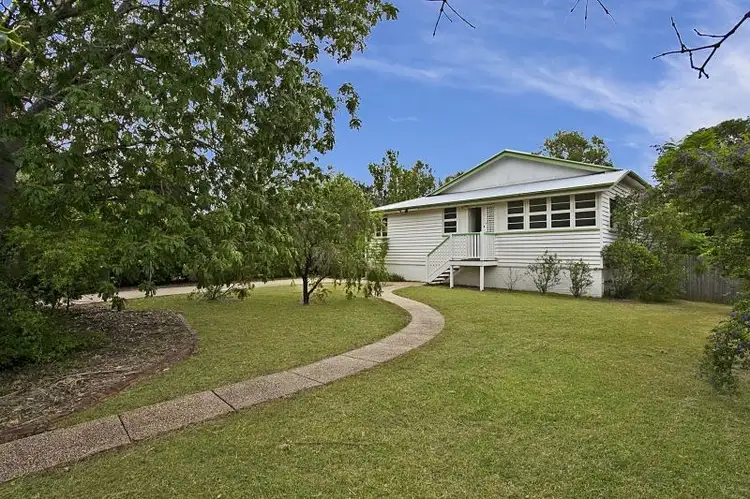 9 Kilkivan Avenue, Kenmore QLD 4069