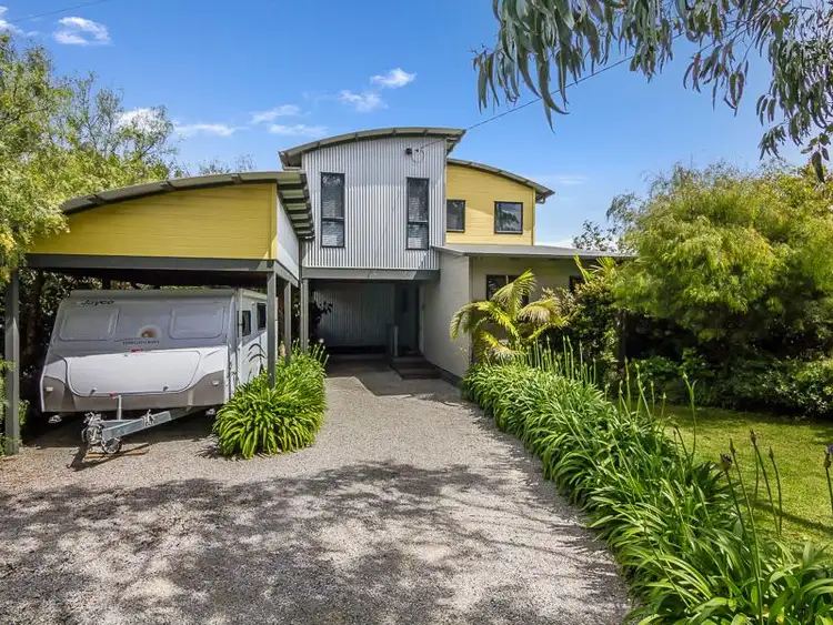 33 Broadwater Avenue, Cape Woolamai VIC 3925