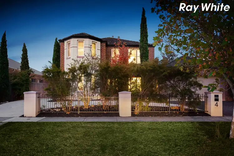 4 Livingstone Boulevard, Pakenham VIC 3810