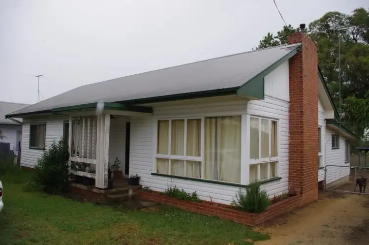 33 Gilchrist Street, Inverell NSW 2360