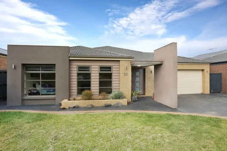 32 Ultimo Walk, Taylors Hill VIC 3037