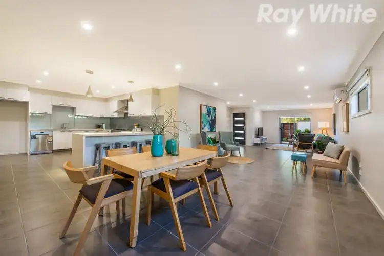 2/6 Cheryl Street, Kilsyth VIC 3137