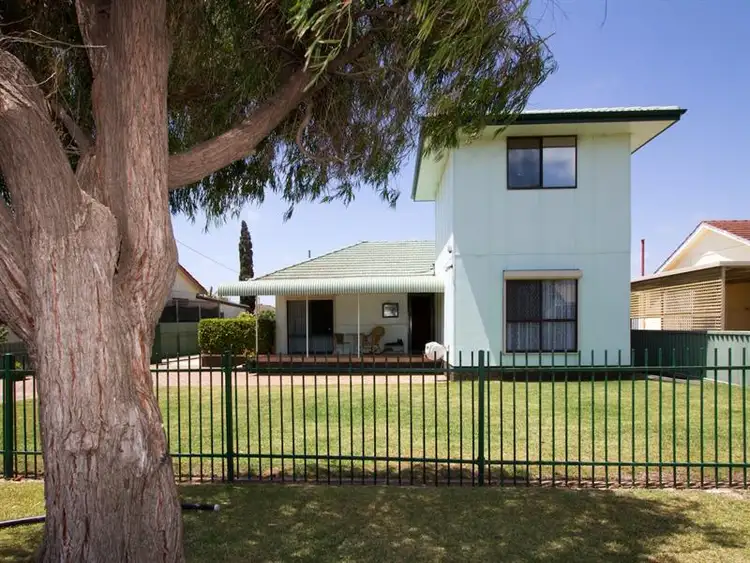 27 Felicia Street, Rangeway WA 6530