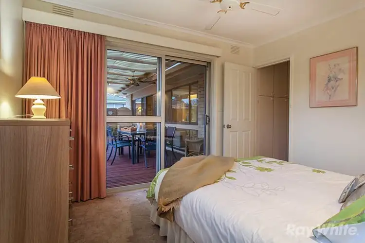 Seventh view of Homely house listing, 2 Walnut Court, Mulgrave VIC 3170