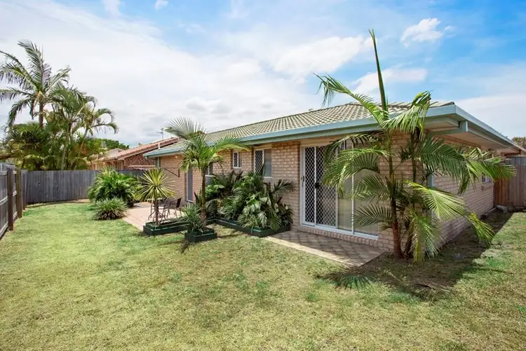 2/6 Jannie Court, Labrador QLD 4215
