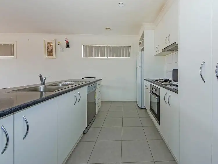 Seventh view of Homely house listing, 10 Yandee Court, Truganina VIC 3029