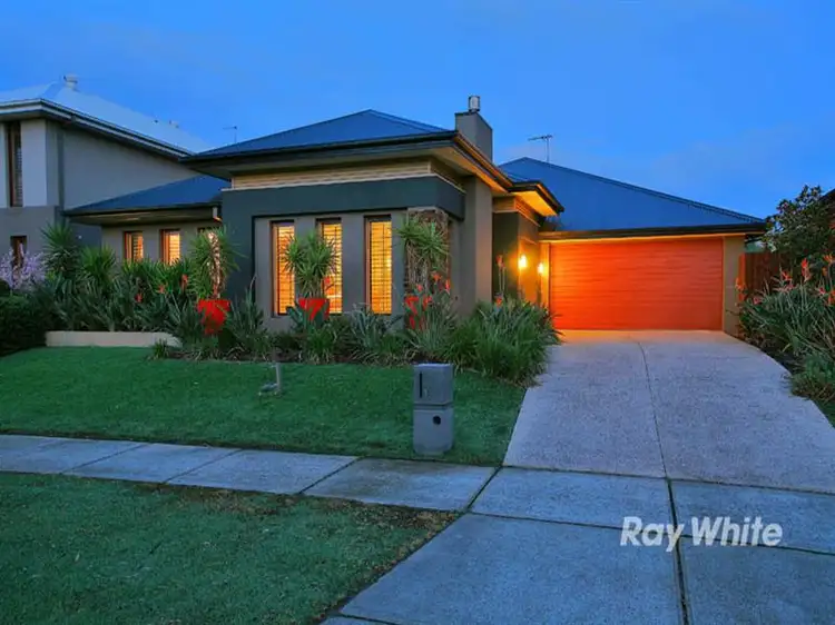 16 Biscay Grove, Lyndhurst VIC 3975