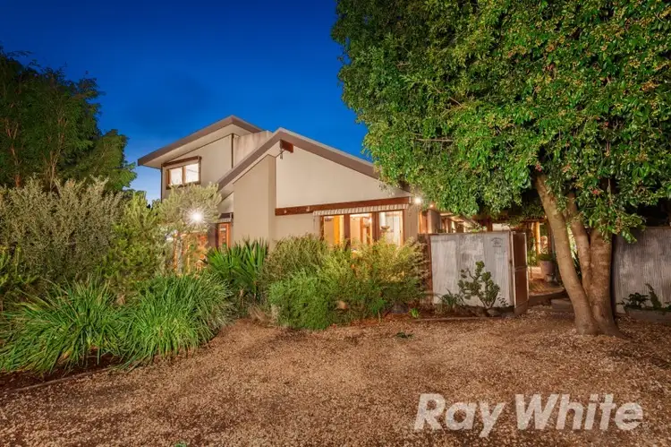 Second view of Homely house listing, 5 Suzanne Court, Briar Hill VIC 3088