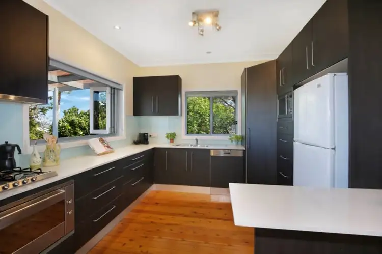 2 Balmer Crescent, Woonona NSW 2517