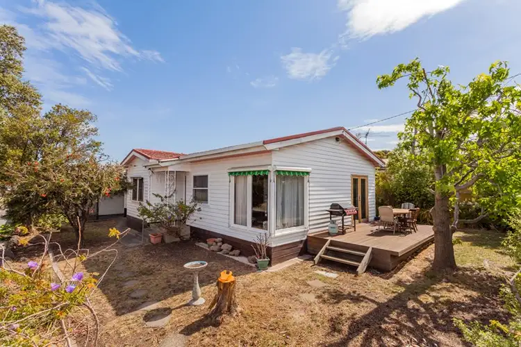 13 Langibanool Avenue, Hamlyn Heights VIC 3215