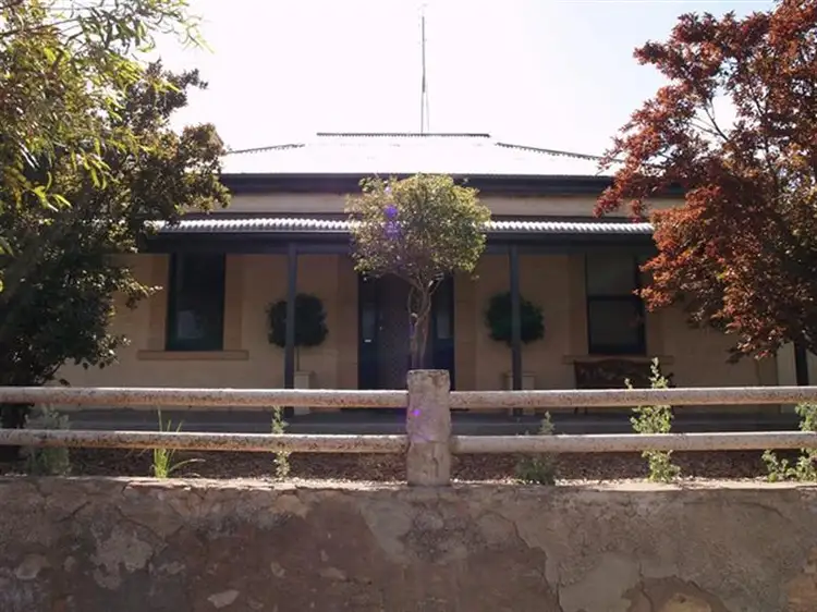 6 Pflaum Terrace, Waikerie SA 5330