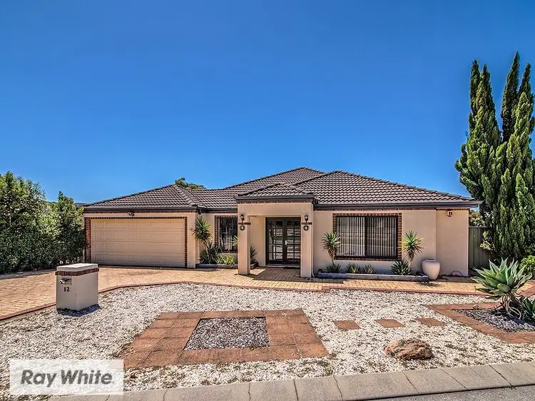 12 Stonewall Circuit, Landsdale WA 6065
