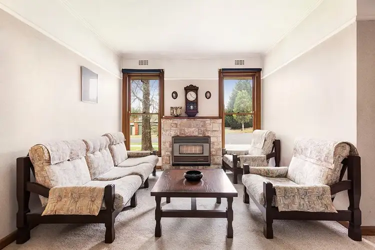 Second view of Homely house listing, 1 Tandara Court, Chadstone VIC 3148