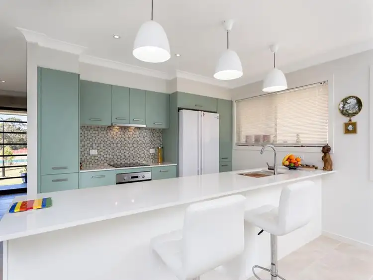 7 Beacon Court, Elanora QLD 4221