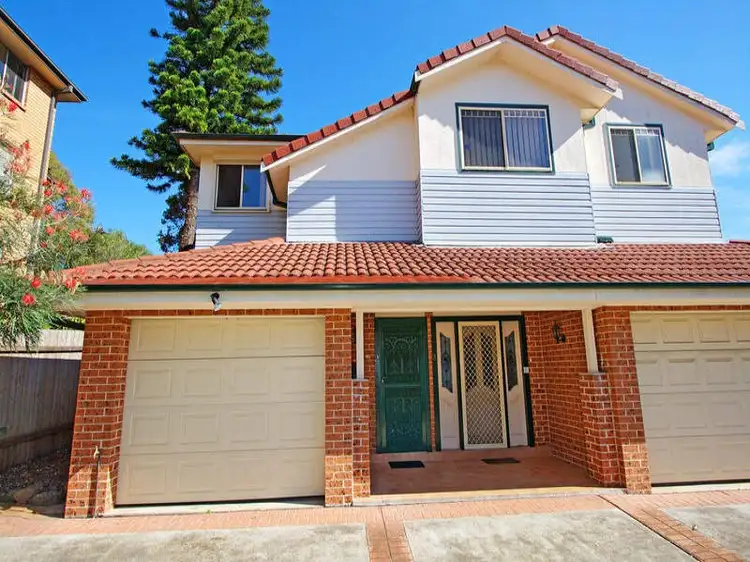 2/16 Robinson Street, Wollongong NSW 2500