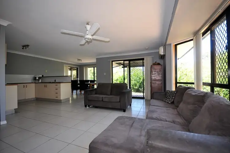 Fifth view of Homely house listing, 2 Marlay Court, Kallangur QLD 4503