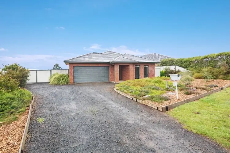 4 Francis Close, Romsey VIC 3434