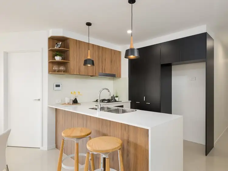 Second view of Homely apartment listing, 2/22 Bay Terrace, Wynnum QLD 4178