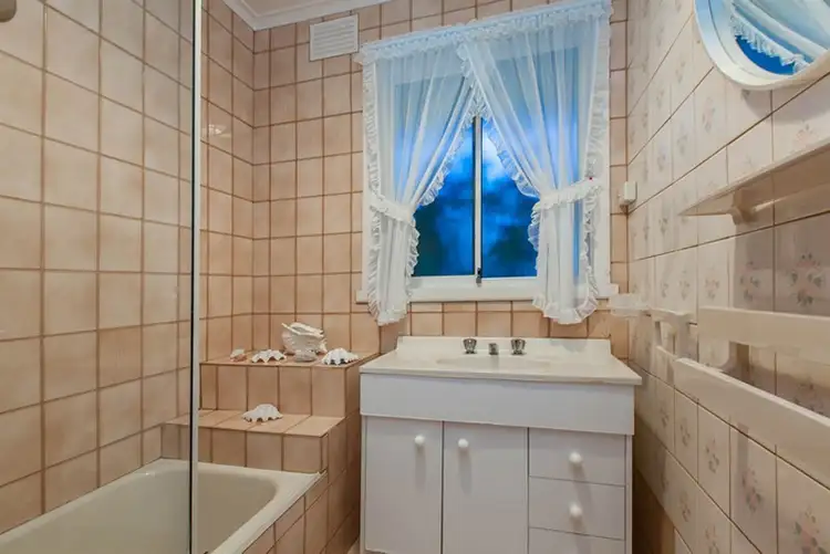 Fourth view of Homely house listing, 2 Normanby Court, Heidelberg West VIC 3081