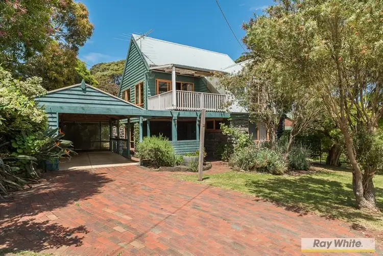 12 Rennison Road, Newhaven VIC 3925