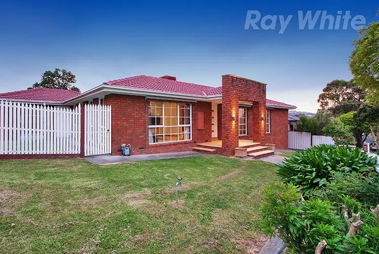 75 MANCHESTER Road, Mooroolbark VIC 3138