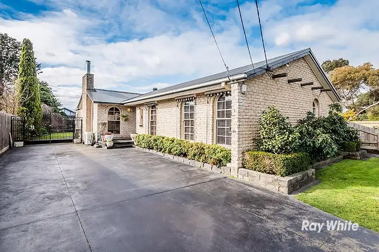 7 Clairmont Avenue, Cranbourne VIC 3977