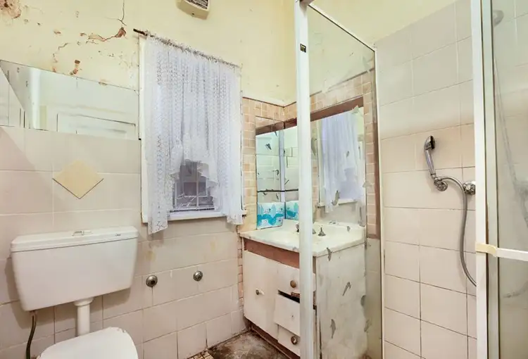 Sixth view of Homely apartment listing, 2/60 Ramsgate Avenue, Bondi Beach NSW 2026