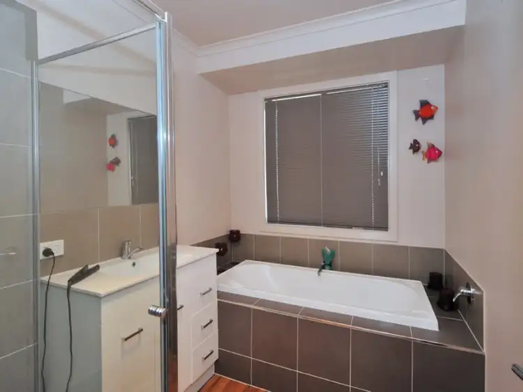 Sixth view of Homely house listing, 4 Arinya Close, Ascot VIC 3551