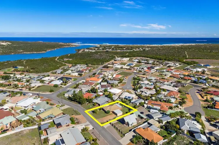 33 River Drive, Cape Burney WA 6532
