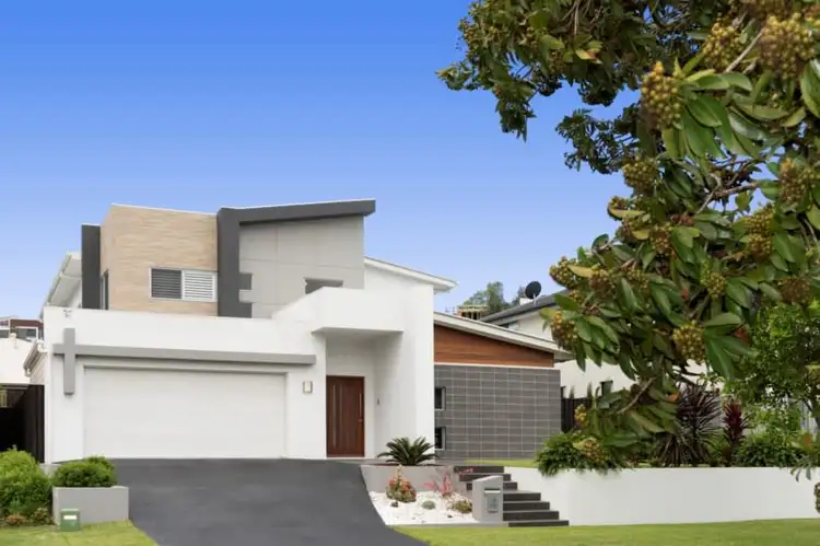Main view of Homely house listing, 4 Kenilworth Place, Carindale QLD 4152