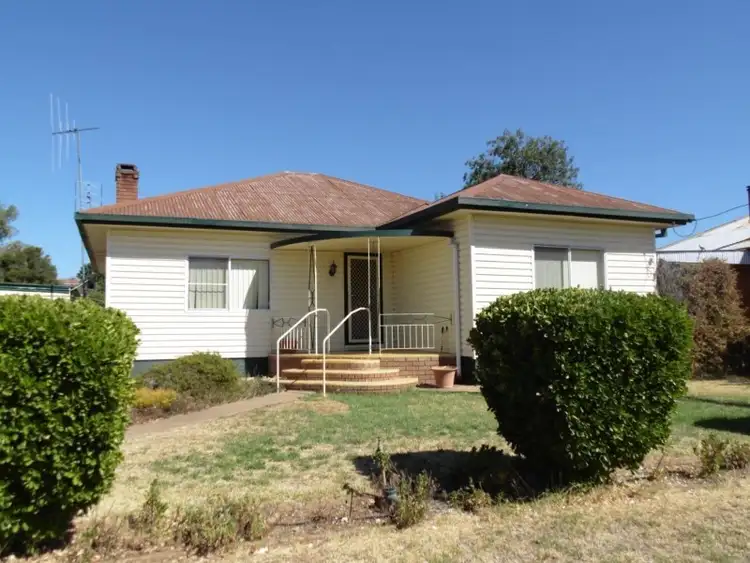 32 Coleman Road, Parkes NSW 2870