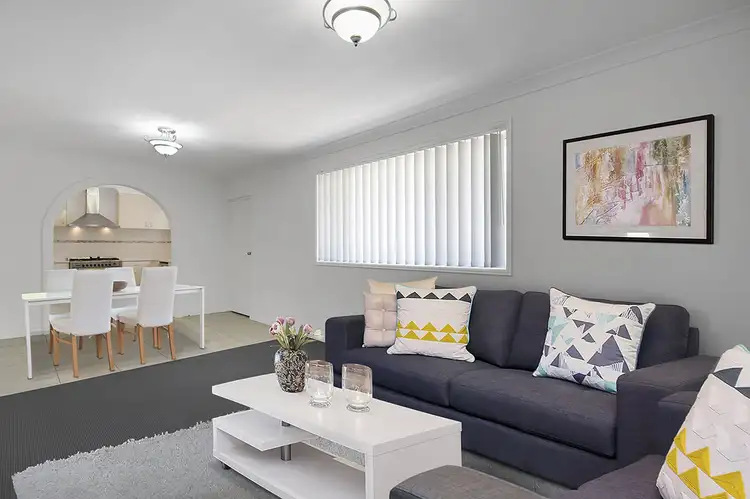 Main view of Homely unit listing, 2/53 Sunbeam Street, Fairfield QLD 4103