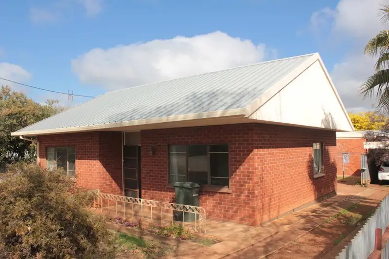 Main view of Homely block of units listing, 92 Bridges Street, Temora NSW 2666