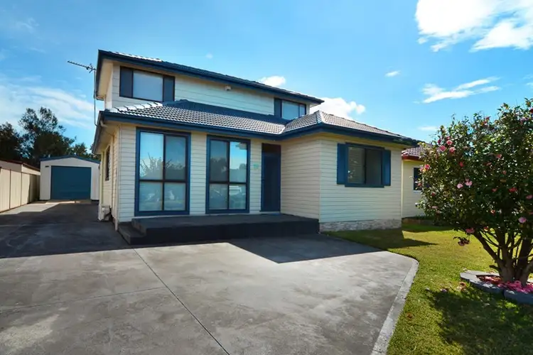10 Oxford Road, Dapto NSW 2530