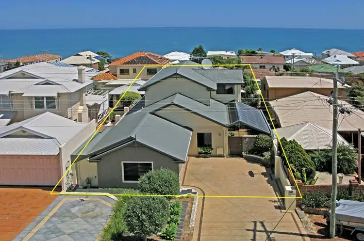 14 Floyd Street, Trigg WA 6029