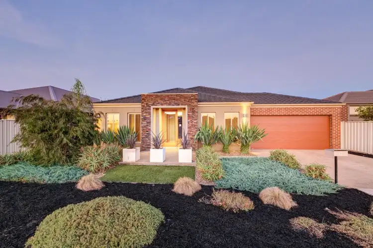 5 McConnachie Court, Epsom VIC 3551