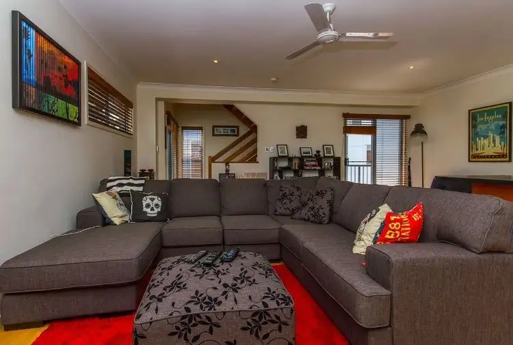 9/29 Proud Street, Labrador QLD 4215