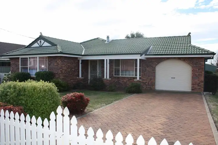 86 Taylor, Glen Innes NSW 2370