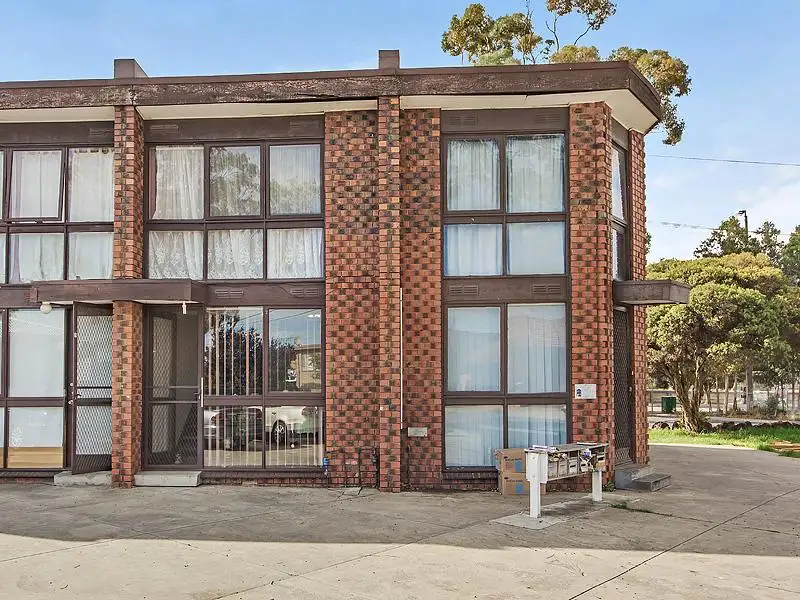Main view of Homely townhouse listing, 2/31 Marsden Crescent, St Albans VIC 3021