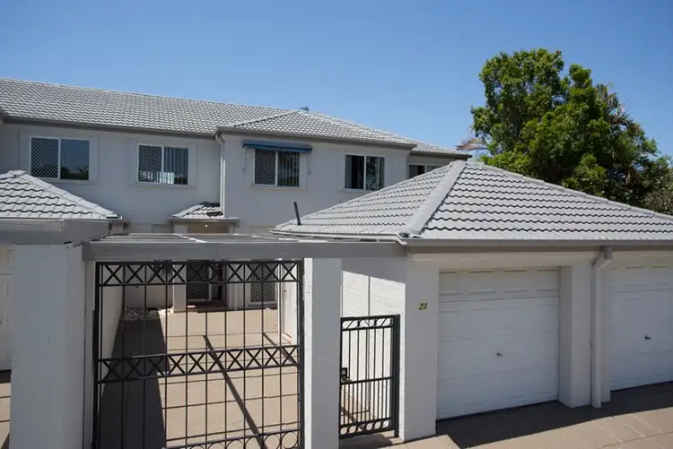 27/1 Bronberg Court, Southport QLD 4215