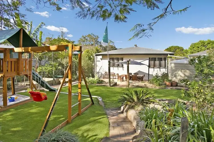 14 Lassie Street, Oxley QLD 4075