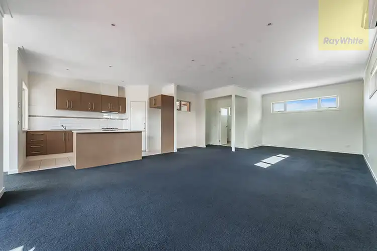 Fifth view of Homely house listing, 109 Creekwood Drive, Craigieburn VIC 3064