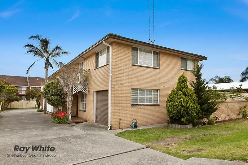 Main view of Homely townhouse listing, 2/74 Peterborough Avenue, Lake Illawarra NSW 2528