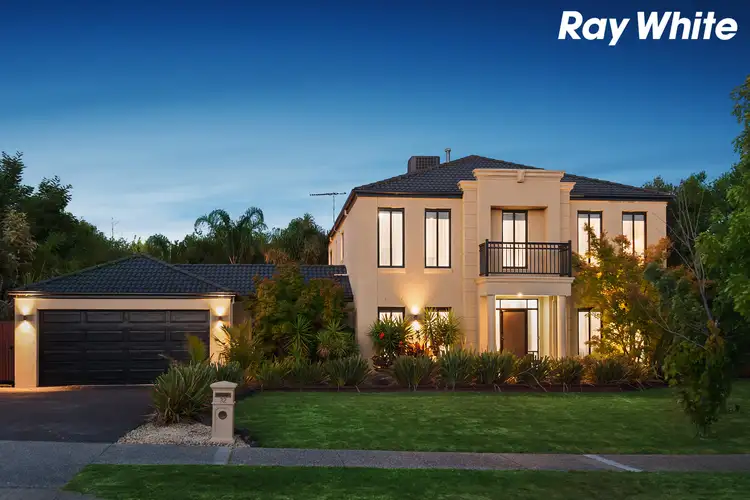 32 Waterford Rise, Pakenham VIC 3810