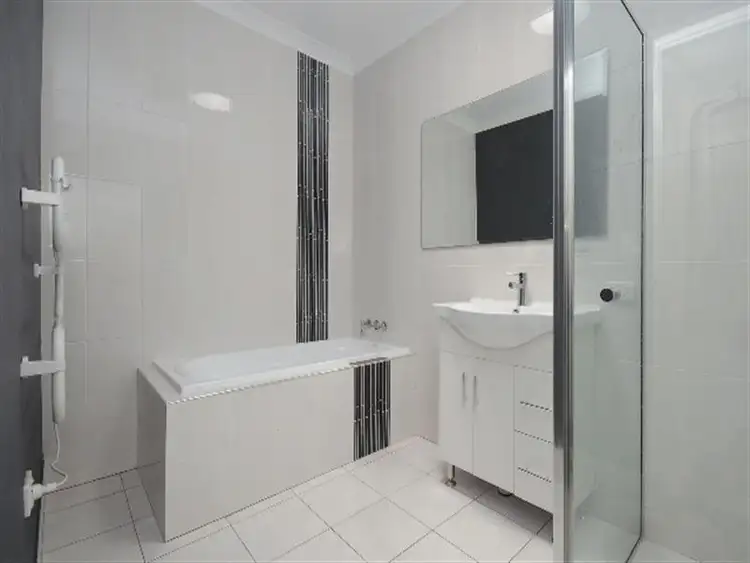 Sixth view of Homely unit listing, 2/13 Wigan Avenue, Highfields QLD 4352